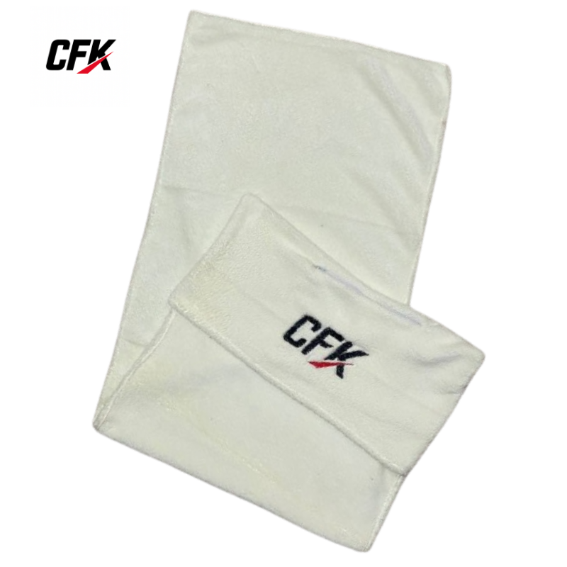 منشفة رياضية مضادة للبكتيريا 🤢خفيفة و تجف بسرعة مع جيب للهاتف💪